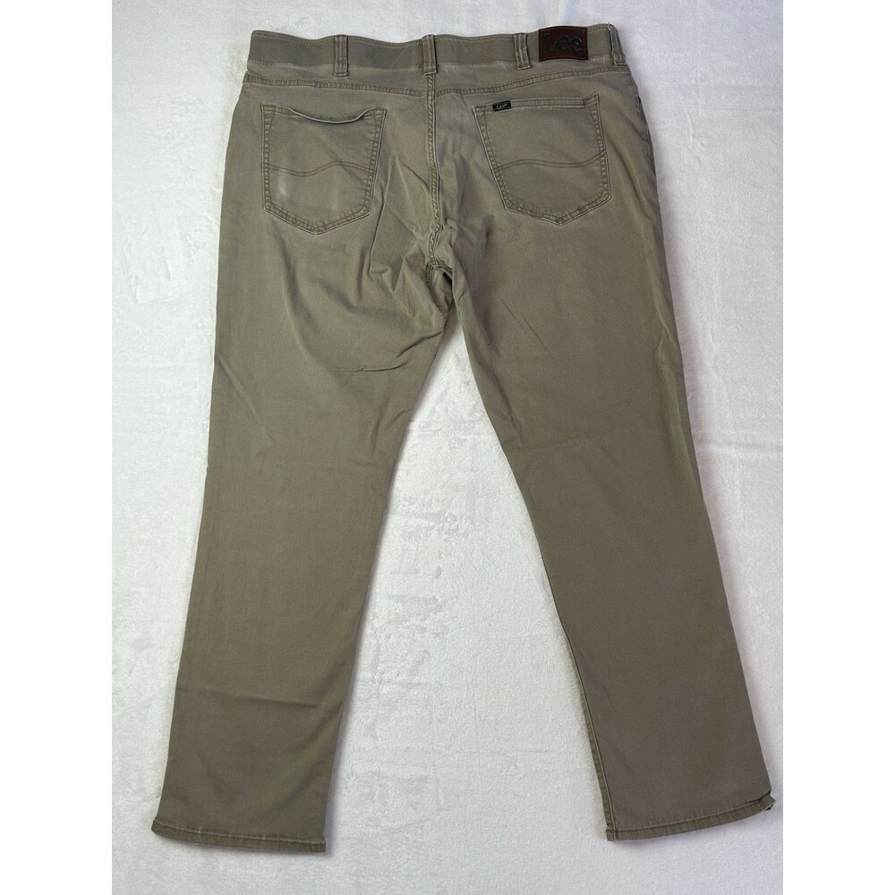Lee Men's 44x32 Straight Relaxed Taper Extreme Motion Stretch Tan Khaki Pants - Picture 8 of 9